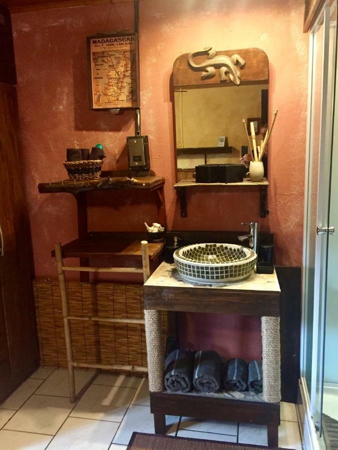 Bed and Breakfast Gandalf Safari Camp à Saint-Joseph Extérieur photo